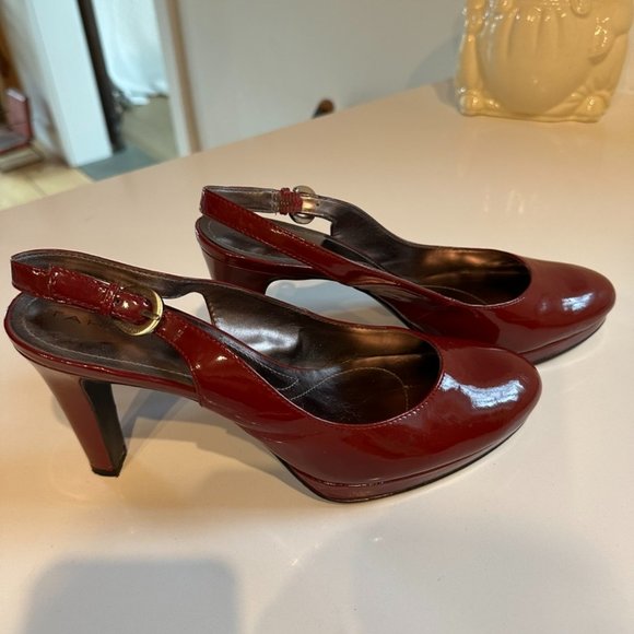 Tahari Red Patent Leather Platform Slingback Heel - Picture 1 of 3